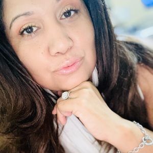 Meet your Posher, Angelique
